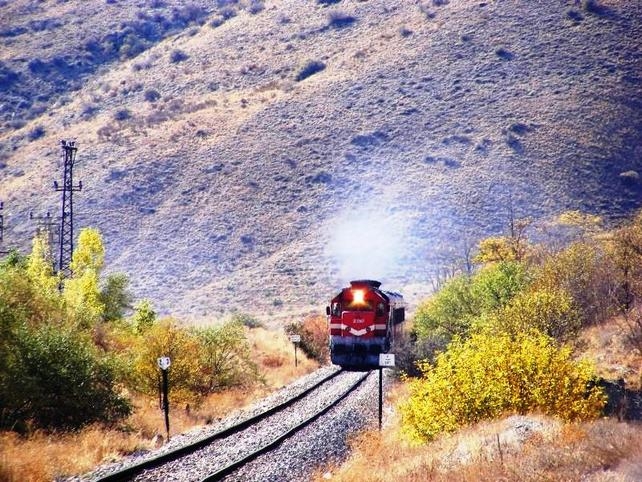 Erzincan’dan Sivas İstikametine Giden Trenin Geçişi Esnasında Patlama…