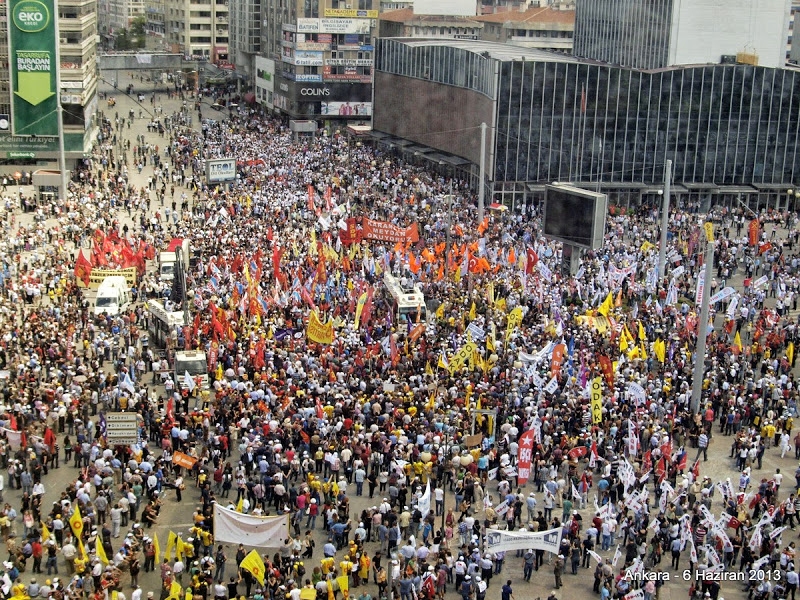 AKP Halkla İnatlaşmaktan Vazgeçmeli, Demokrasi İsteyen Milyonların Sesine Kulak Vermelidir!