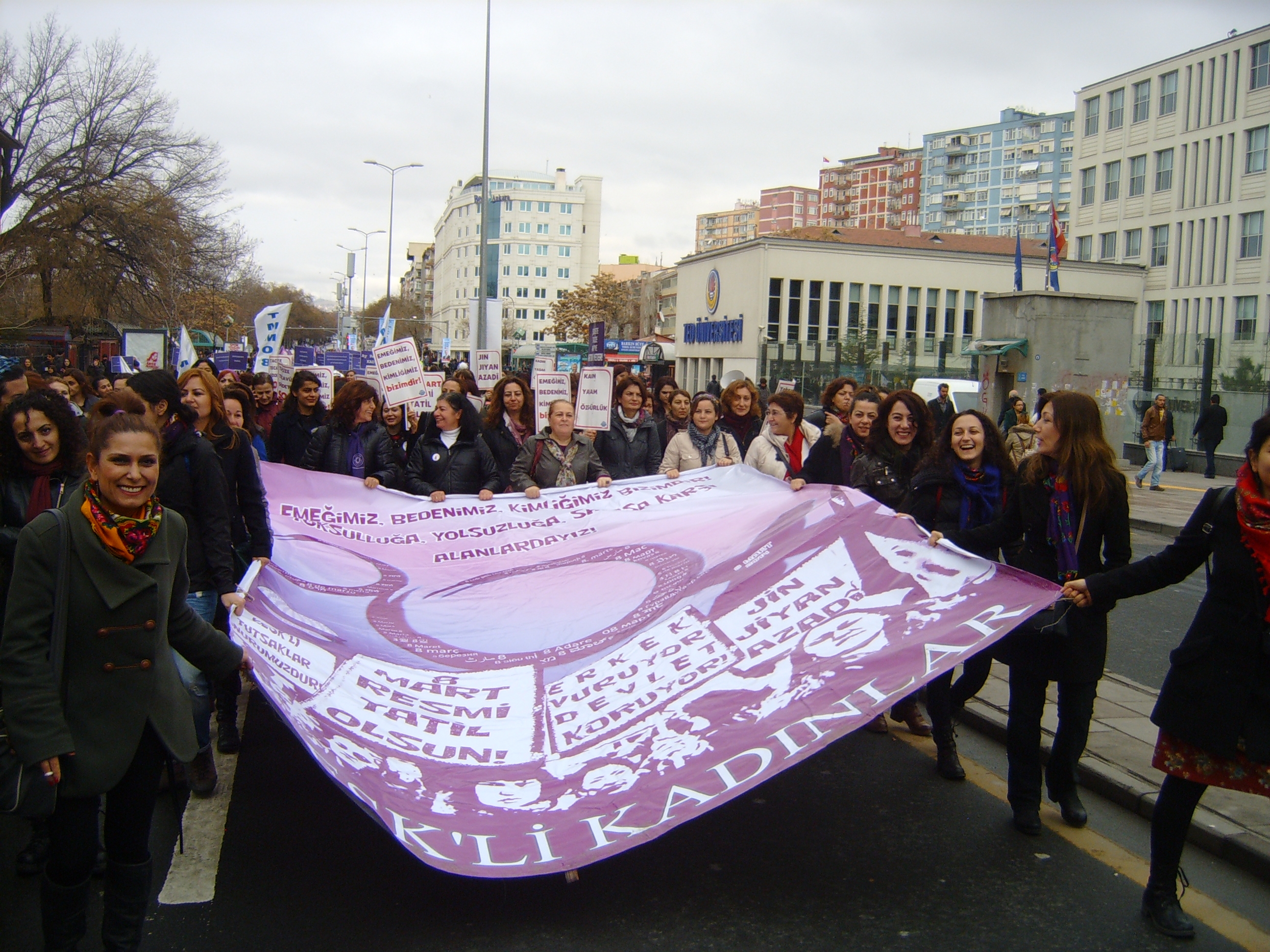 8 Mart’ta Alanlarda Direnişi Büyütüyoruz!