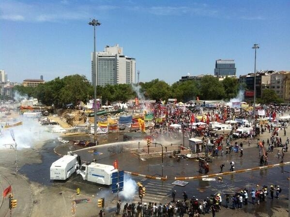 Taksim'e Yapılan Müdahaleyi Kınıyoruz!