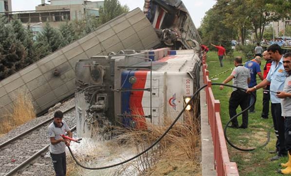 Elazığ'da yolcu treni ile yük treni çarpıştı…