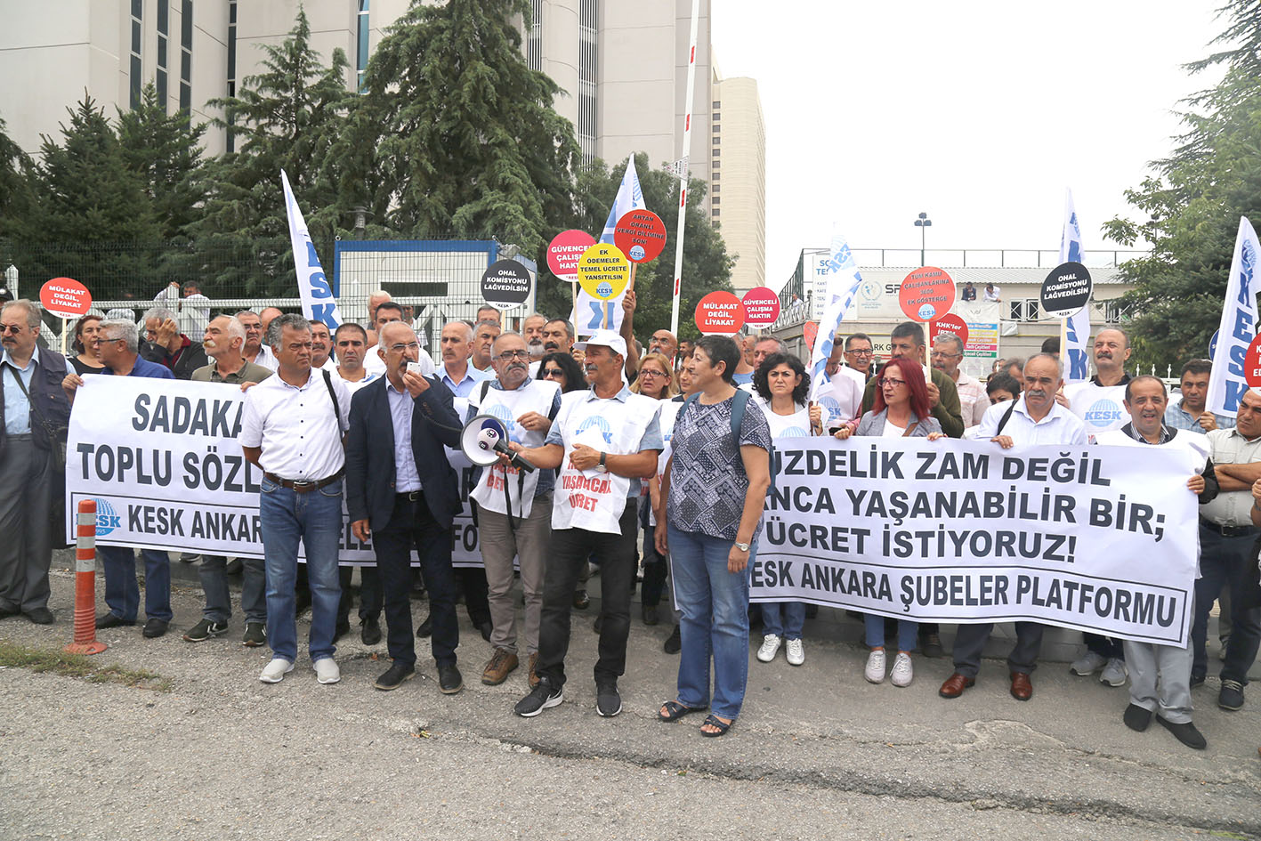 27 Ağustos 2019 Salı günü, “İnsanca Yaşam, Güvenceli İş Talebiyle Hizmet Üretmiyoruz”