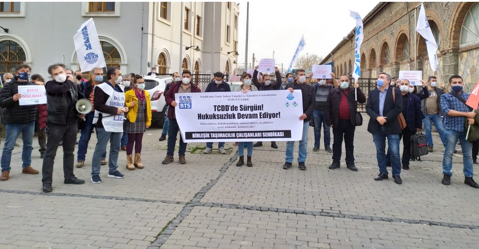 İzmir Şubemizden; “TCDD’de Sürgün! Hukuksuzluk Geri Alınsın!”