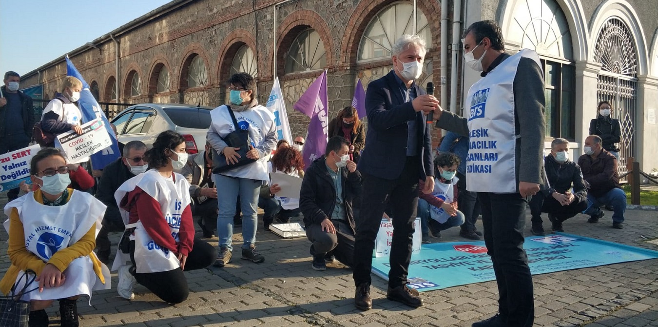 Baskılara ve Sürgünlere Karşı İzmir Şube 14.Hafta Basın Açıklaması ve Oturma Eylemi