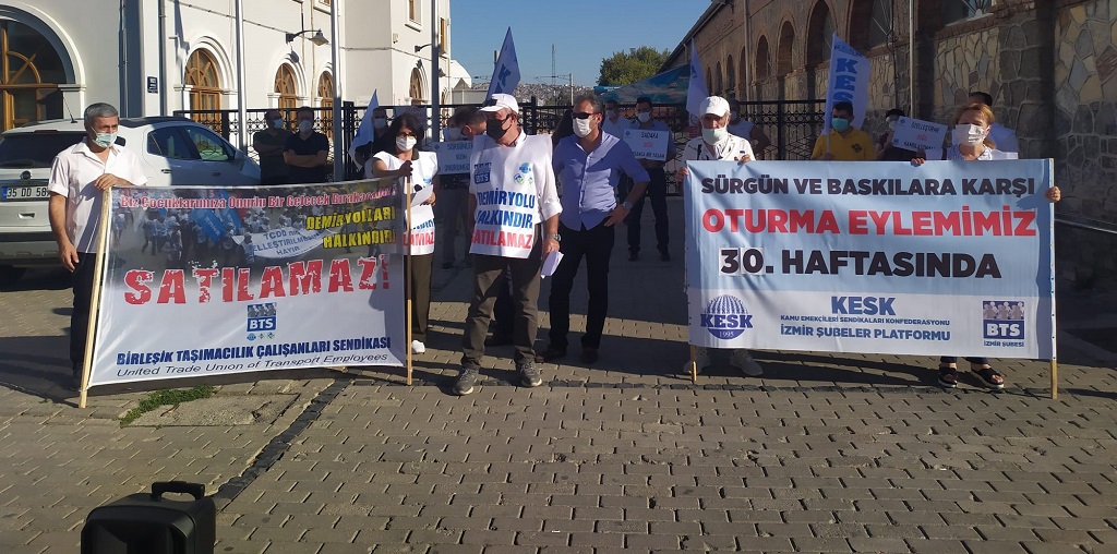 İzmir Şubemizden 30.Haftasında Oturma Eylemi ve Basın Açıklaması