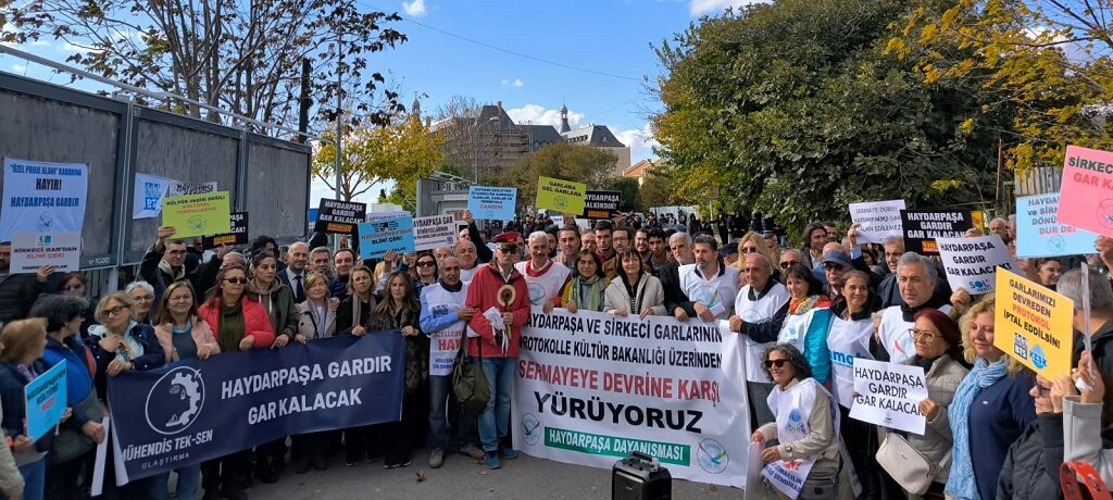 Haydarpaşa ve Sirkeci Garlarının Gar Olarak Kalması İçin Yürüyoruz!