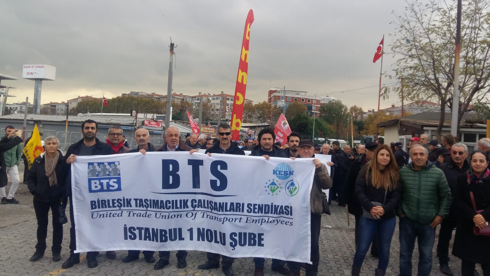 İstanbul Emek, Barış ve Demokrasi Güçleri 8 Aralık’ta Bakırköy’de Alanlara Çıktı!