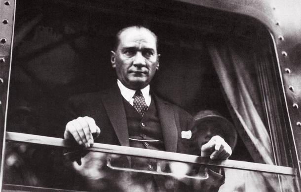 Mustafa Kemal Atatürk’ü Ölümünün 82.Yıldönümünde Saygıyla Anıyoruz!