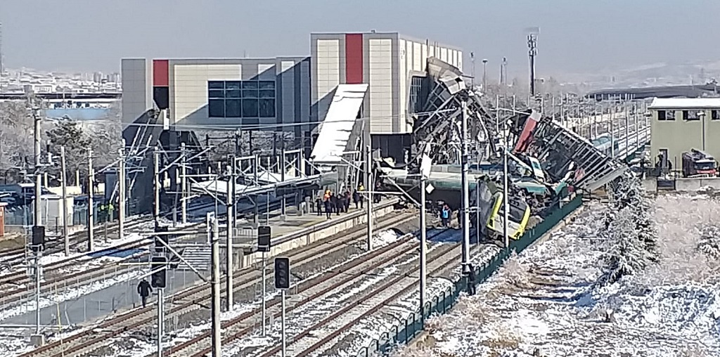 Tüm Tren Facialarında Olduğu Gibi Marşandiz Tren Faciası Davasında da Gerçek Sorumluların Açığa Çıkarılmasının Önü Kapatıldı!